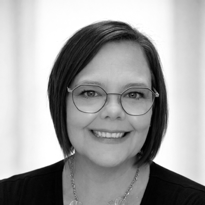 gillyan gravelle headshot